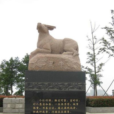 制作砂巖雕塑應(yīng)該怎樣選擇石材？