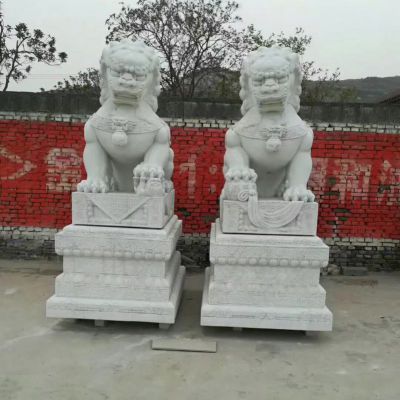 影響廣場(chǎng)石獅子雕塑報(bào)價(jià)的因素有哪些？