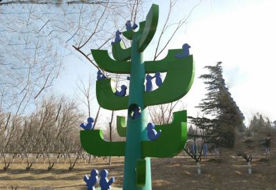 公園小區(qū)抽象大樹(shù)和小鳥不銹鋼雕塑