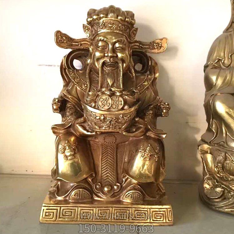 家居供奉銅雕財(cái)神爺?shù)袼?>
                                <h2>家居供奉銅雕財(cái)神爺?shù)袼?參數(shù)說明</h2>
                                                                        <table>
                                      <tr>
                                        <th>產(chǎn)品標(biāo)題</th>
                                        <td>家居供奉銅雕財(cái)神爺?shù)袼?/td>
                                      </tr>
                                      <tr>
                                        <th>發(fā)布時(shí)間</th>
                                        <td>2023-06-07 09:06</td>
                                      </tr>
                                      <tr>
                                        <th>價(jià)格</th>
                                        <td><span>電話咨詢</td>
                                      </tr>
                                                                              <tr>
                                          <th>制作材質(zhì)</th>
                                          <td>銅雕</td>
                                        </tr>
                                                                          </table>
                                <h2>家居供奉銅雕財(cái)神爺?shù)袼?詳細(xì)說明</h2>
                                <p>玉海雕塑是一家綜合性的雕塑公司，擁有多款家居供奉銅雕財(cái)神爺?shù)袼苣Ｐ?，可加工定制多種家居供奉銅雕財(cái)神爺?shù)袼?，支持材質(zhì)、樣式、風(fēng)格、尺寸大小等方面的調(diào)整修改定制。我們所加工制作的家居供奉銅雕財(cái)神爺?shù)袼苜|(zhì)優(yōu)價(jià)廉，遍布全國多個(gè)省市地區(qū)，想要了解更多案例圖片，請(qǐng)電話或微信咨詢。材質(zhì)、大小、樣式等都可以按需定制，還可根據(jù)您提供給的家居供奉銅雕財(cái)神爺?shù)袼軜訄D進(jìn)行制作！如有相關(guān)需求，歡迎致電（微信同號(hào)）：<span>150-3119-9663</span></p>
                                                                <div   class=