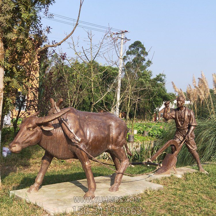 農(nóng)夫和耕牛耕地雕塑，農(nóng)耕主題場景雕塑