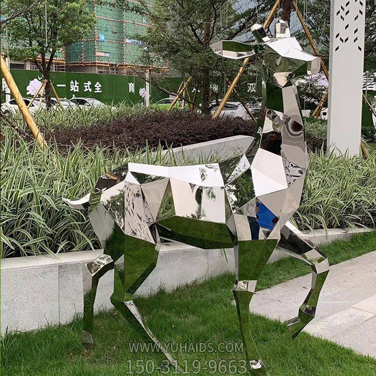 不銹鋼鏡面鹿，幾何塊面抽象鹿雕塑