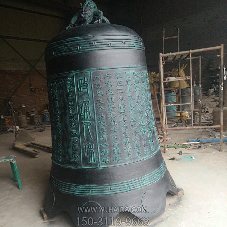 青銅鐘，仿古做舊大型吊鐘雕塑