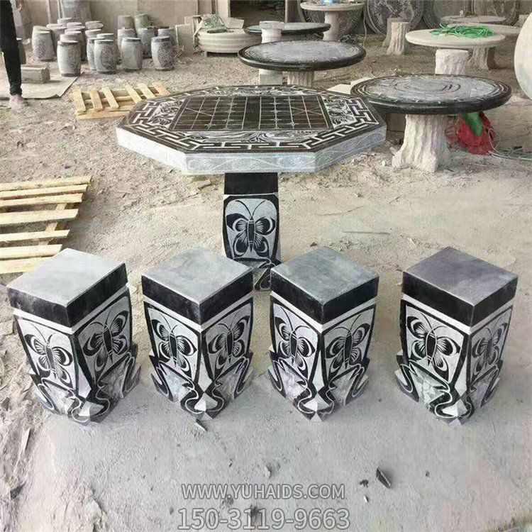 青石石桌凳，帶中國棋盤雕塑