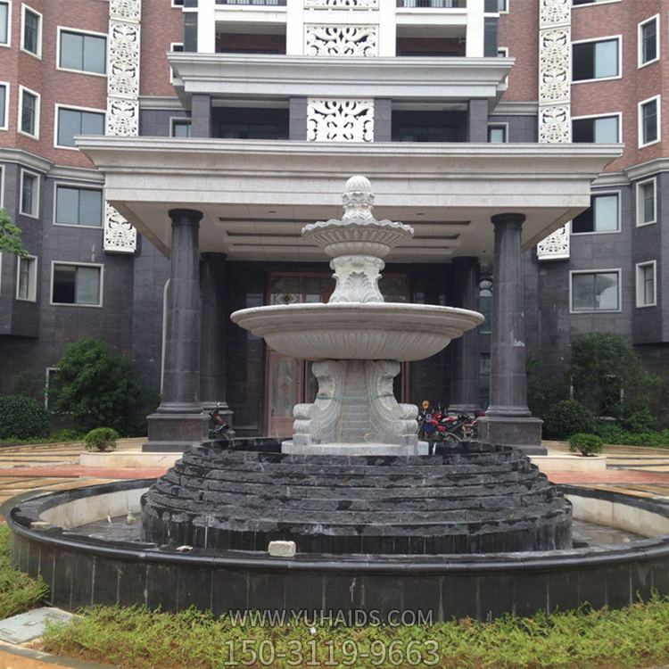 辦公大樓大門前的噴泉水缽，雙層石雕流水缽雕塑