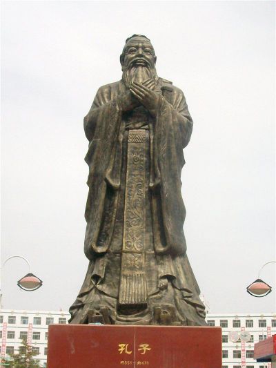 廣場(chǎng)學(xué)?？鬃庸糯鷼v史名人銅雕塑景觀小品
