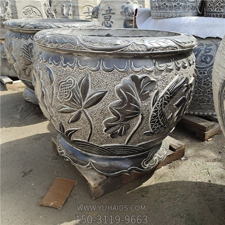 古建庭院蓄水缸，青石水缸雕塑