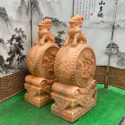 麒麟抱鼓石，晚霞紅荷花門墩