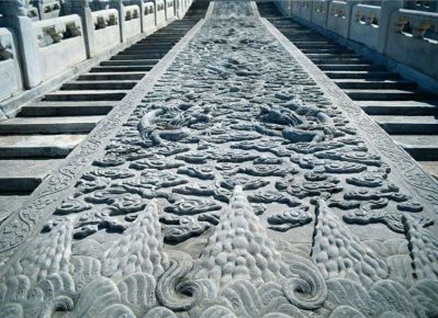 寺廟臺(tái)階大型石浮雕，祥云、龍石刻浮雕