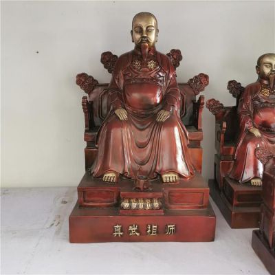 真武祖師坐姿銅像，紫銅紅色端坐的真武祖師鑄銅雕塑像
