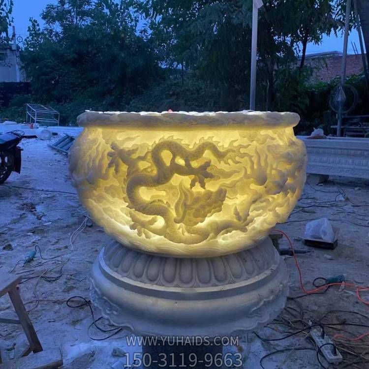 別墅擺放漢白玉浮雕龍紋水盆魚(yú)缸雕塑