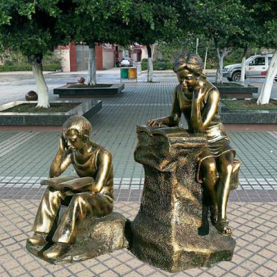 讀書，玻璃鋼仿銅男女學(xué)生看書場景