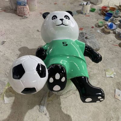 卡通彩繪熊貓雕塑是怎么制作出來的？